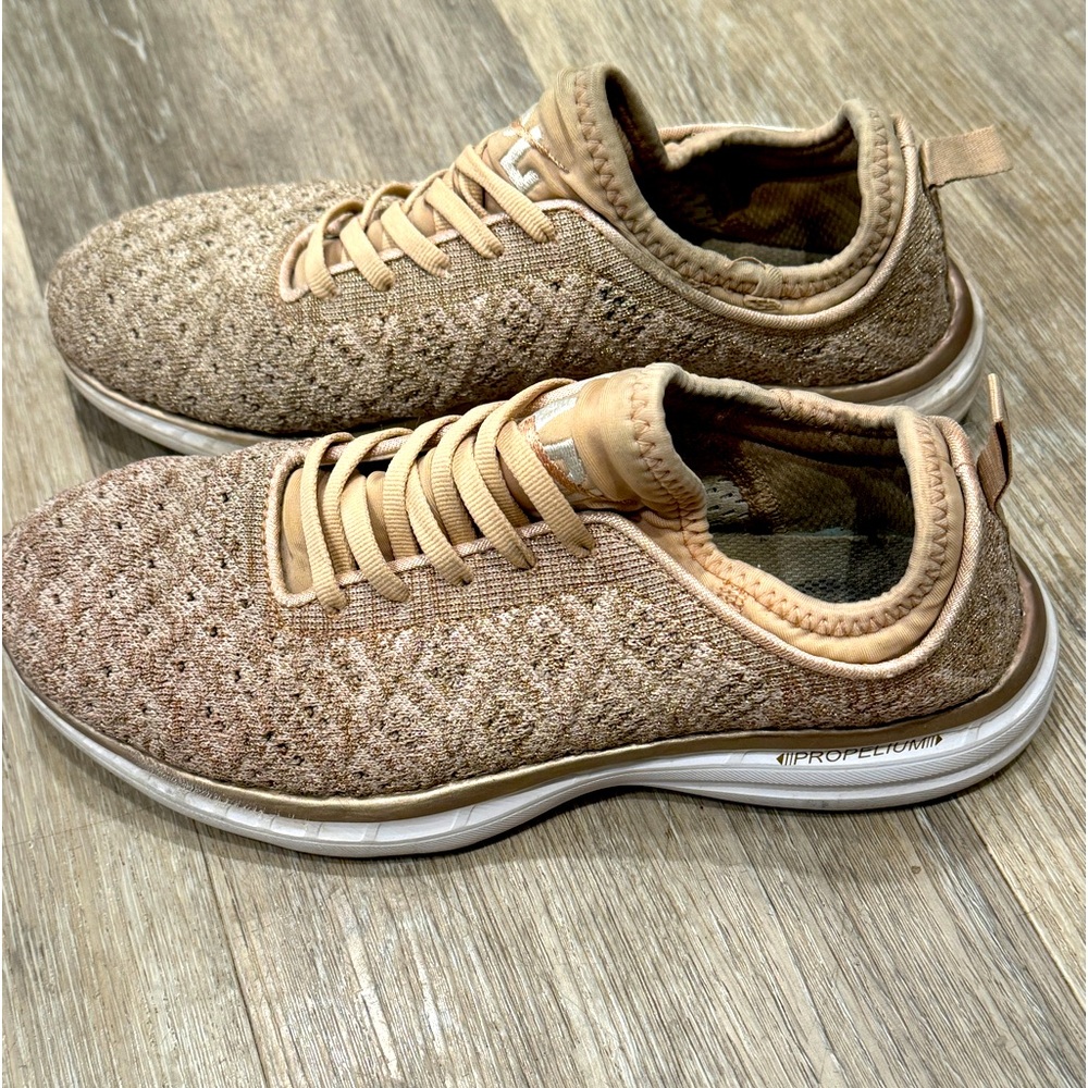 APL TECHLOOM PHANTOM SHOES SNEAKERS ALMOND IVORY Size 7.5